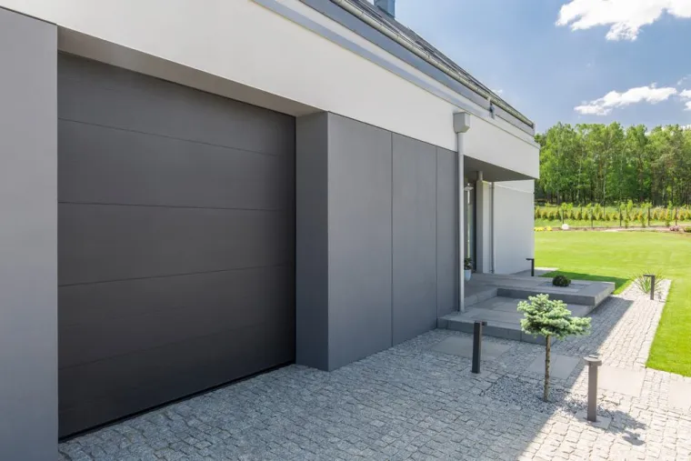 Porte de garage sectionnelle 300 x 200, Annecy, DAP Menuiserie